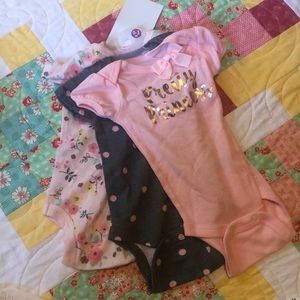 New set of 3 Gerber Sustainable Future onesies 0-3 months